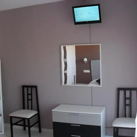 Lo Monte Hotel *