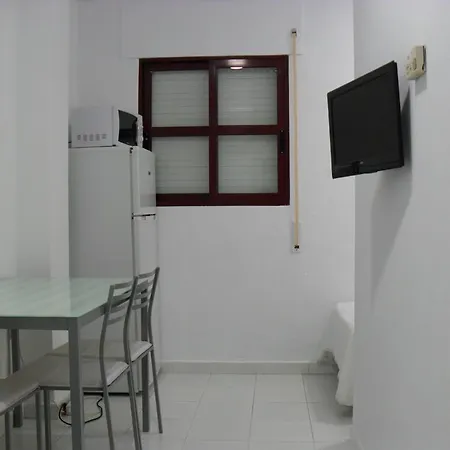 Lo Monte Hotel *