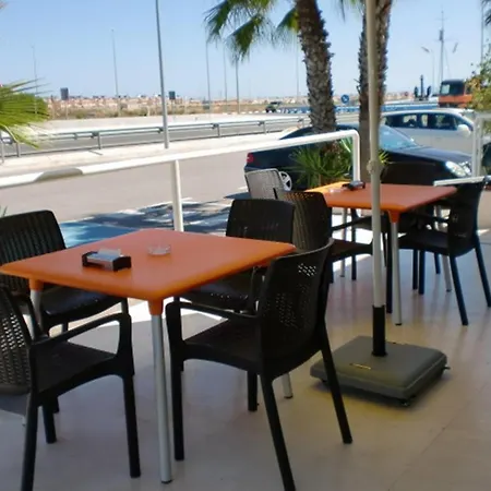 Lo Monte Hotel *